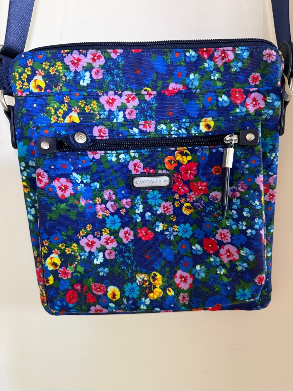 Baggallini Blue Floral Crossbody Bag Travel Organizer Adjustable Strap